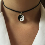 Super Simple Design Black Choker Necklaces For Women and Girls Fashionable Accessories Beautiful Ladies Wholesale Selling